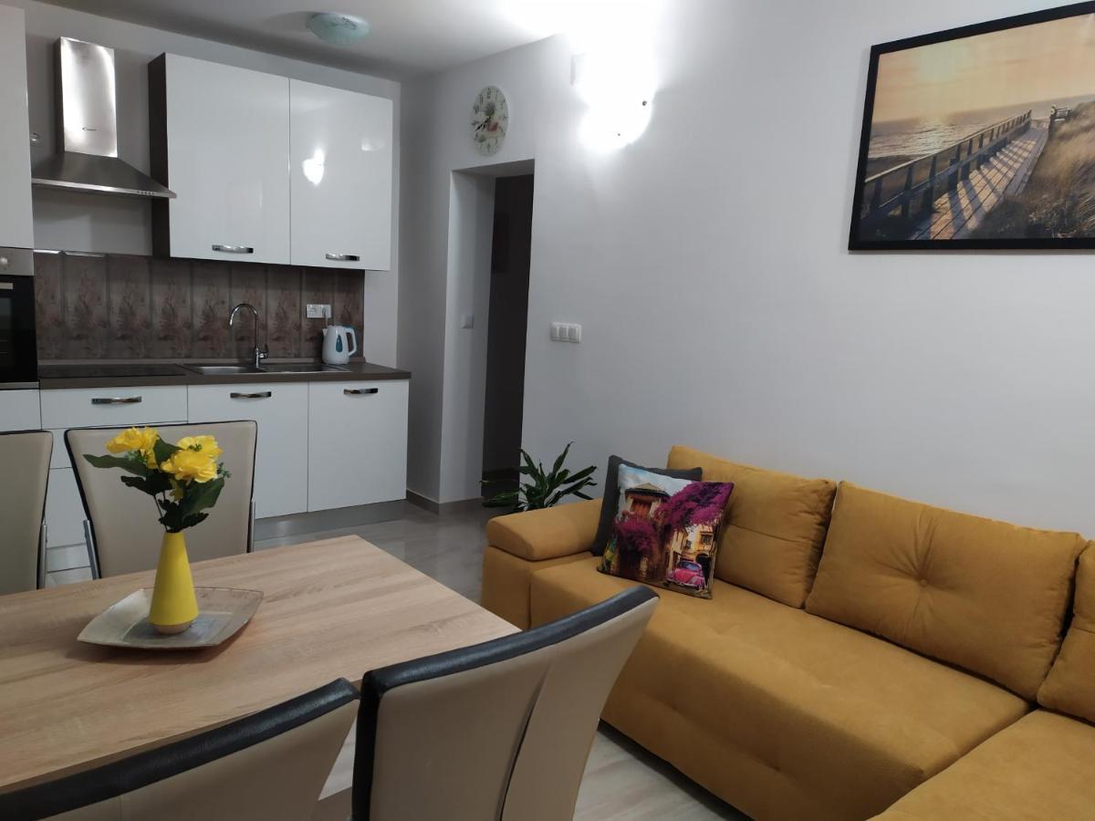 Apartmani Mira Nin Exterior photo
