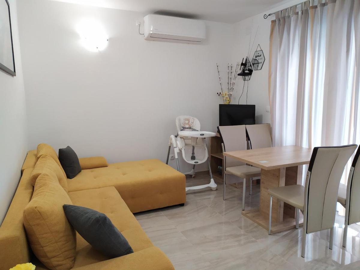 Apartmani Mira Nin Exterior photo