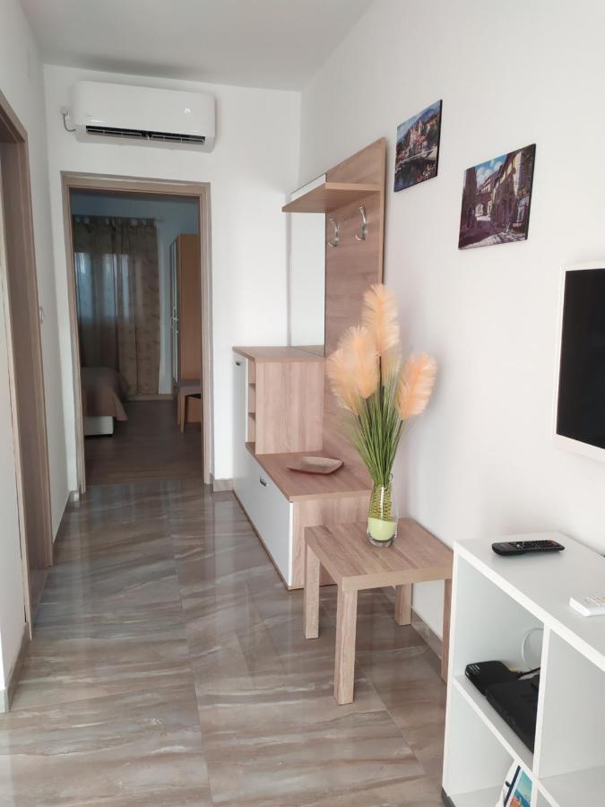 Apartmani Mira Nin Exterior photo