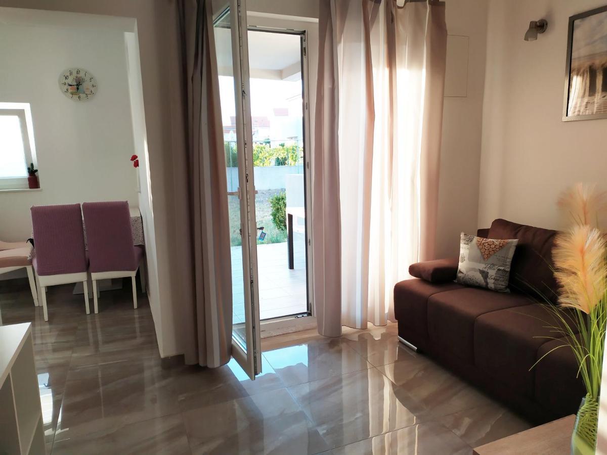 Apartmani Mira Nin Exterior photo