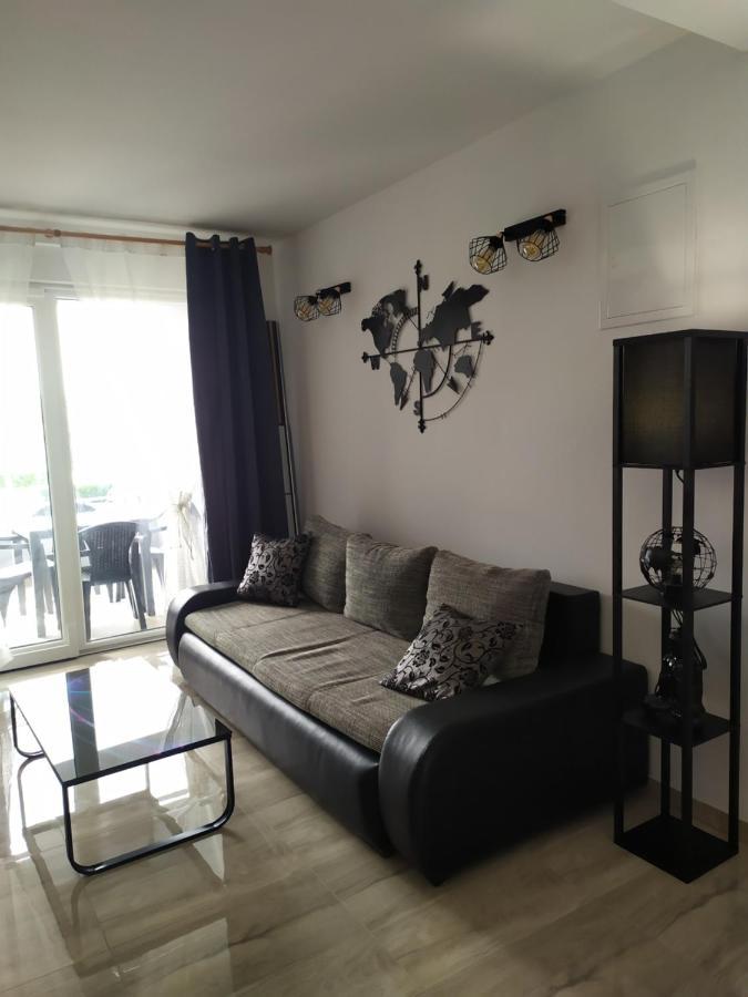 Apartmani Mira Nin Exterior photo